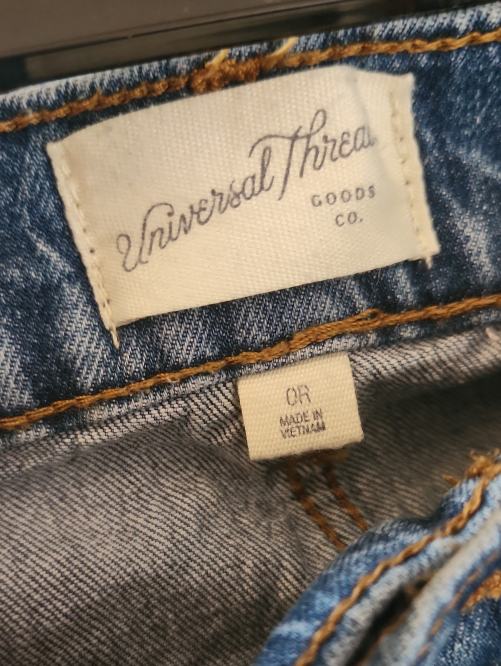 Universal Threads - Picture 8 of 9